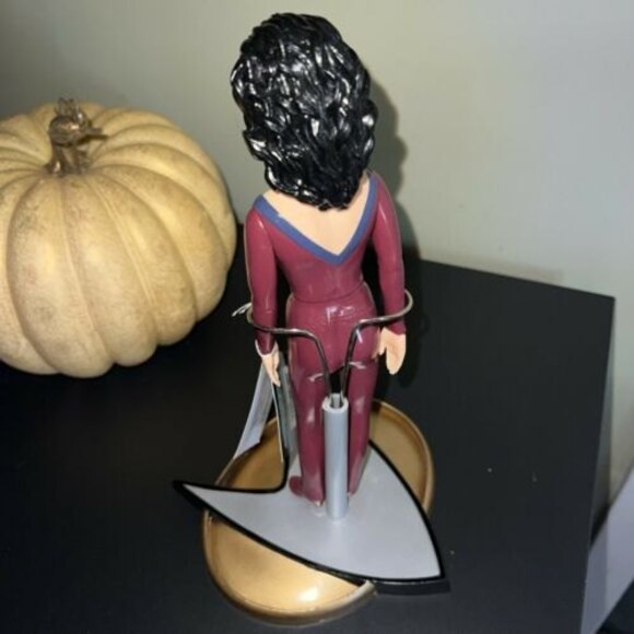 Counselor Deanna Troi Star Trek The Next Generation 1994 Enesco Figure NEW - Picture 6 of 7